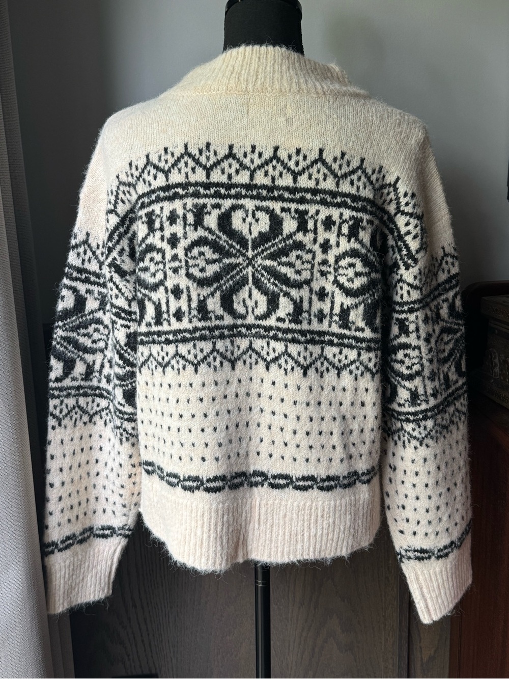 Universal Thread Cream & Black Fair Isle Crewneck Sweater - Picture 4 of 8